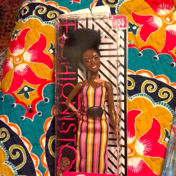 Fashionista Barbie - Picture 2 of 8